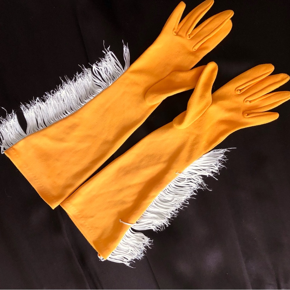 Golden yellow gloves with fringe